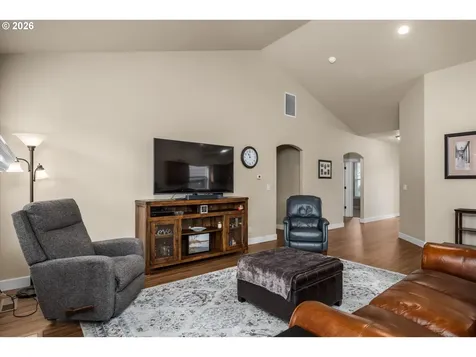 4155 Stellar Way Springfield OR 97478
