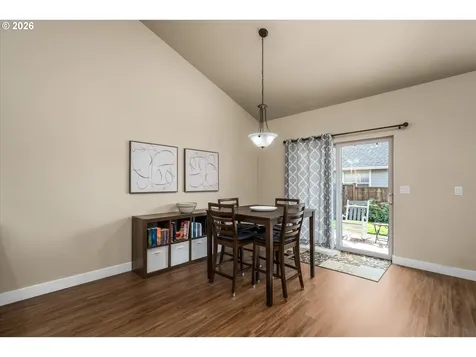 4155 Stellar Way Springfield OR 97478