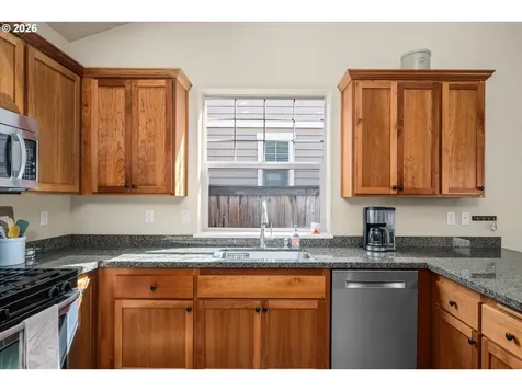 4155 Stellar Way Springfield OR 97478