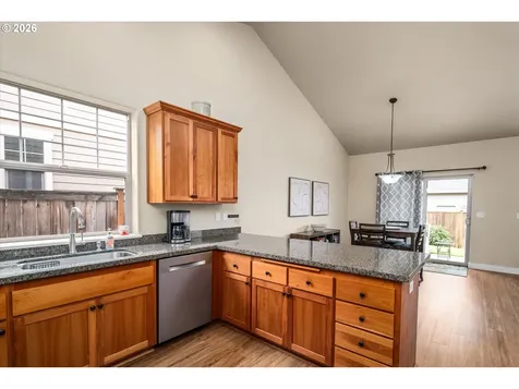 4155 Stellar Way Springfield OR 97478