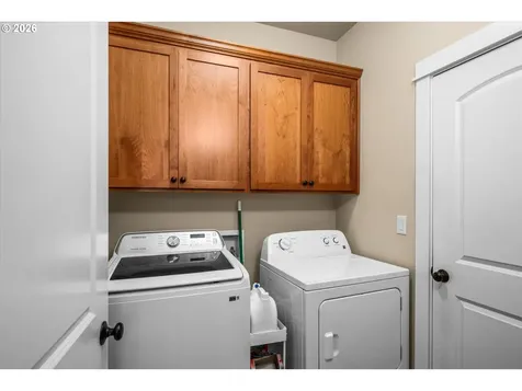 4155 Stellar Way Springfield OR 97478
