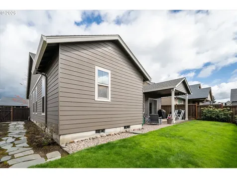 4155 Stellar Way Springfield OR 97478