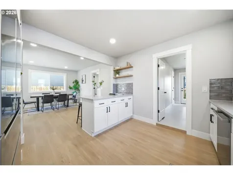 1925 SE Sherrett Street Portland OR 97202