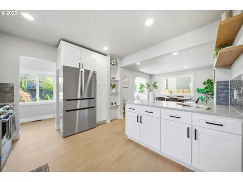 1925 SE Sherrett Street Portland OR 97202