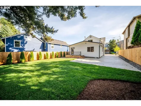 1925 SE Sherrett Street Portland OR 97202