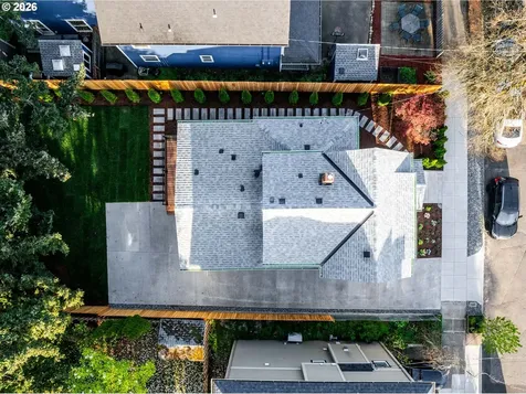 1925 SE Sherrett Street Portland OR 97202