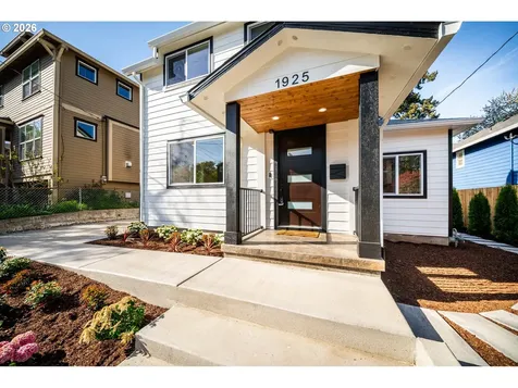 1925 SE Sherrett Street Portland OR 97202