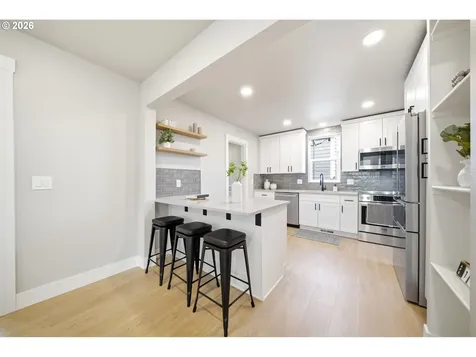 1925 SE Sherrett Street Portland OR 97202