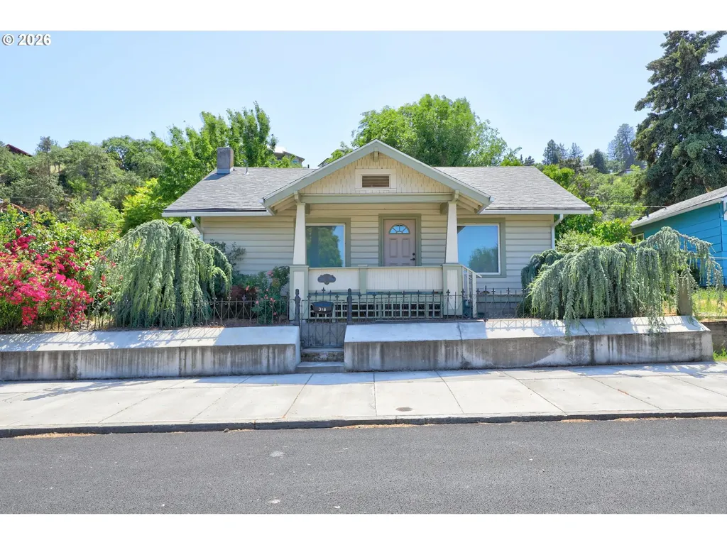 318 E 13th Street The Dalles OR 97058