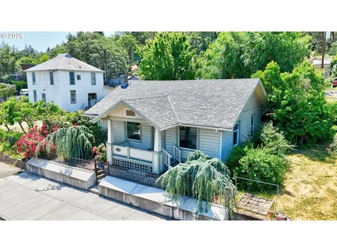 318 E 13th Street The Dalles OR 97058