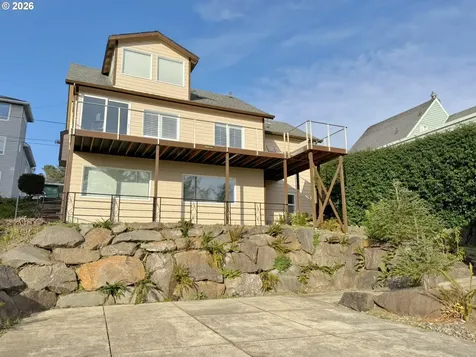 860 SW 10th Street Lincoln City OR 97367