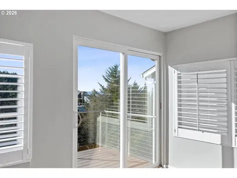 860 SW 10th Street Lincoln City OR 97367