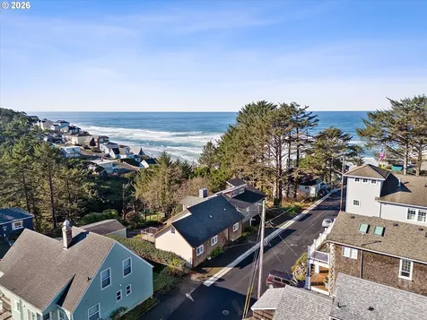 860 SW 10th Street Lincoln City OR 97367