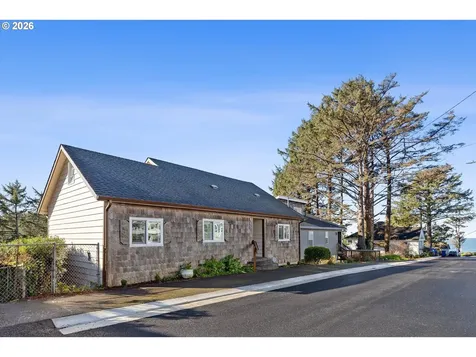 860 SW 10th Street Lincoln City OR 97367