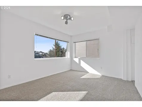 860 SW 10th Street Lincoln City OR 97367