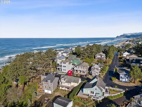 860 SW 10th Street Lincoln City OR 97367