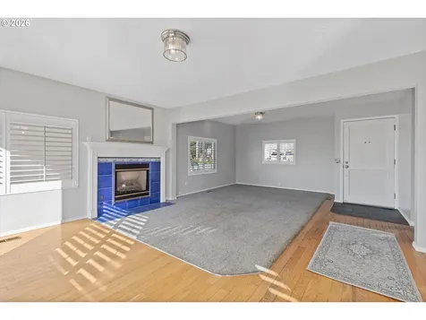 860 SW 10th Street Lincoln City OR 97367