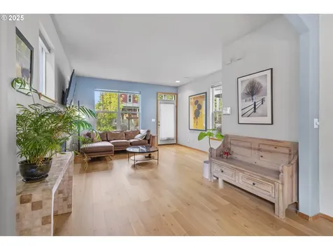 3724 NE Grand Avenue Portland OR 97212