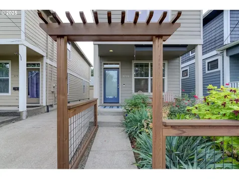 3724 NE Grand Avenue Portland OR 97212