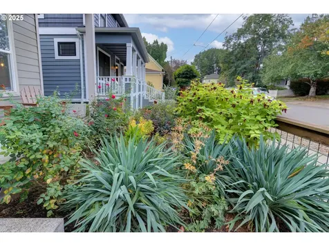 3724 NE Grand Avenue Portland OR 97212