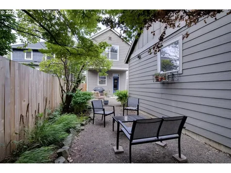3724 NE Grand Avenue Portland OR 97212