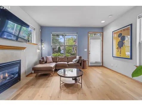 3724 NE Grand Avenue Portland OR 97212