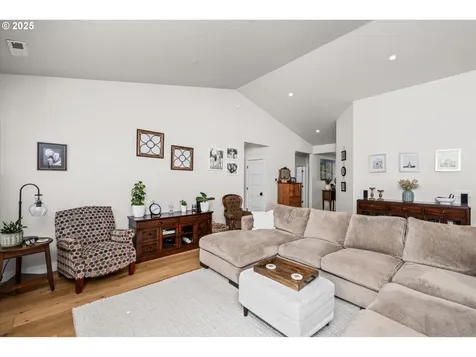 3257 Mountain Creek Lane Springfield OR 97478