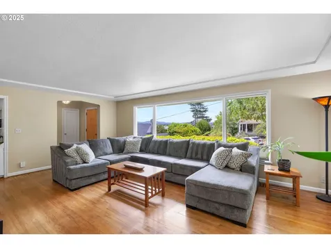 632 NE Everett Street Camas WA 98607