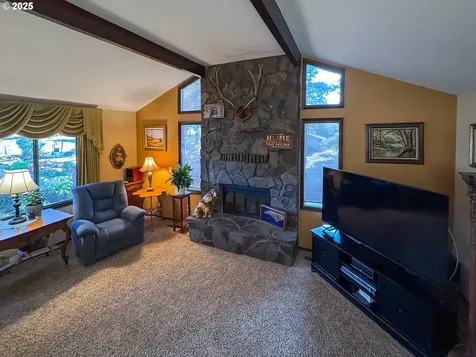 14603 Ottaway Road Aurora OR 97002
