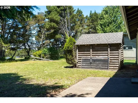 2520 S Crestline Drive Waldport OR 97394