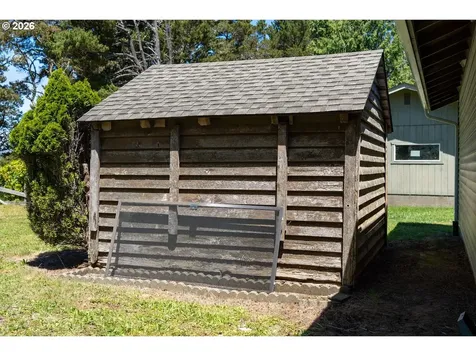 2520 S Crestline Drive Waldport OR 97394