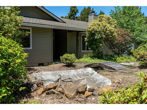 2520 S Crestline Drive Waldport OR 97394