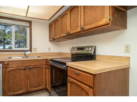 2520 S Crestline Drive Waldport OR 97394