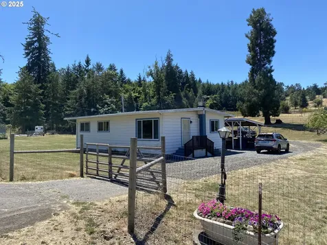 38222 Place Road Fall Creek OR 97438
