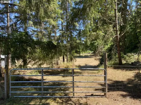 38222 Place Road Fall Creek OR 97438