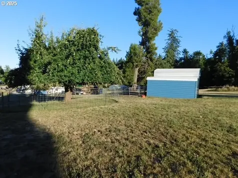 38222 Place Road Fall Creek OR 97438