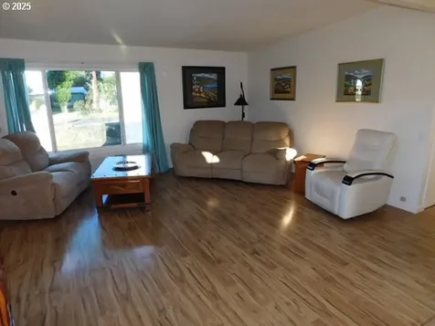 38222 Place Road Fall Creek OR 97438