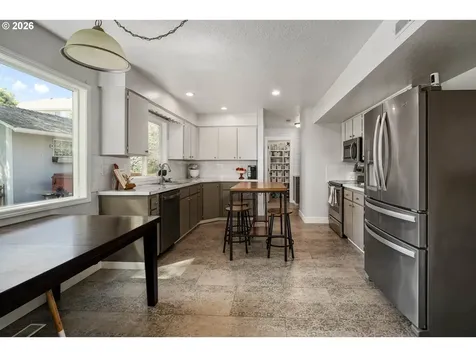 390 Kevin Court S Salem OR 97306