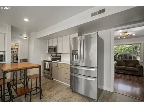 390 Kevin Court S Salem OR 97306