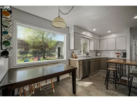 390 Kevin Court S Salem OR 97306