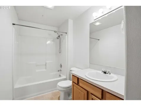 513 SE Clark Avenue Battle Ground WA 98604