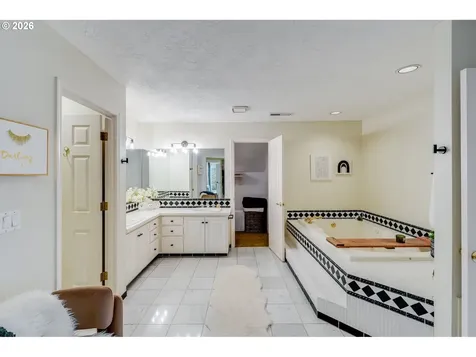 17282 Lake Haven Drive Lake Oswego OR 97035