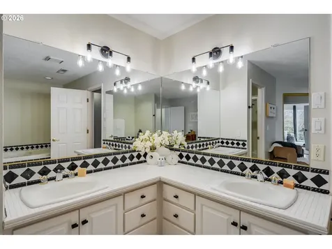 17282 Lake Haven Drive Lake Oswego OR 97035