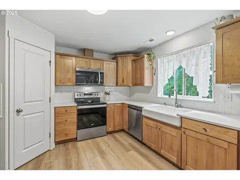26 Marina Drive Cathlamet WA 98612
