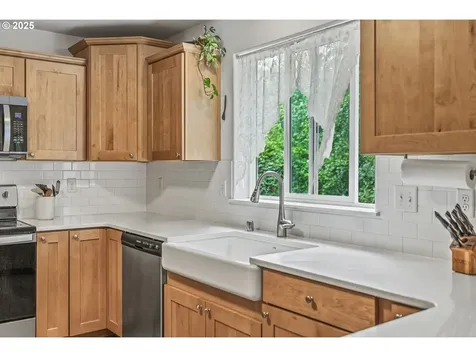 26 Marina Drive Cathlamet WA 98612