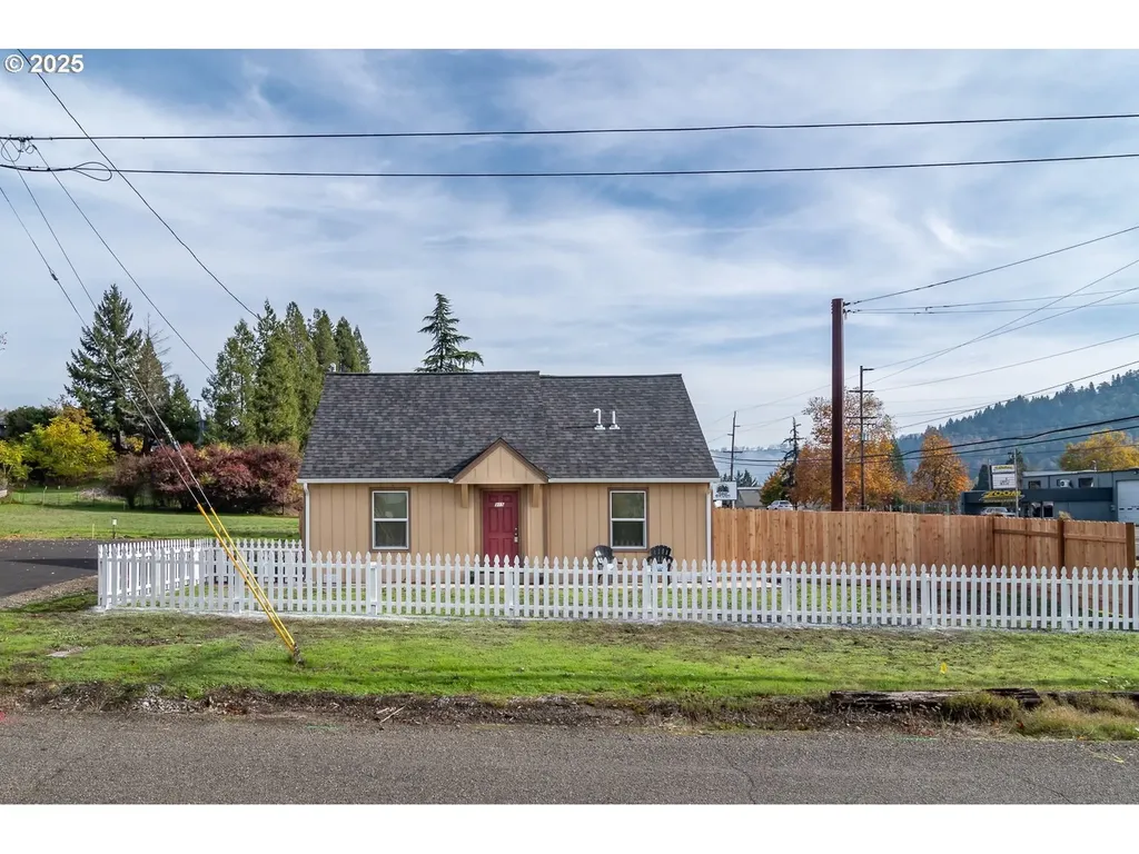 315 NE Cummins Street Roseburg OR 97470