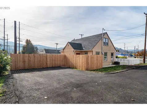 315 NE Cummins Street Roseburg OR 97470