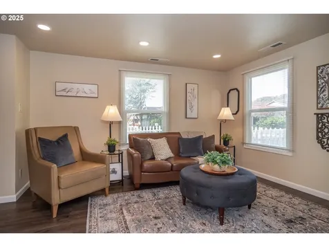 315 NE Cummins Street Roseburg OR 97470