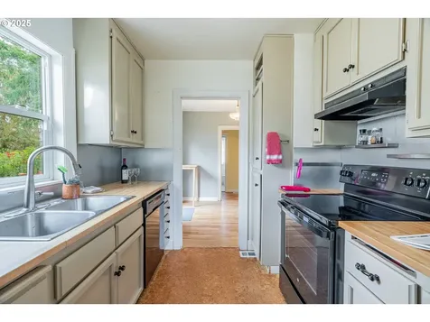 1710 NE 92nd Avenue Portland OR 97220