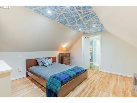 1710 NE 92nd Avenue Portland OR 97220